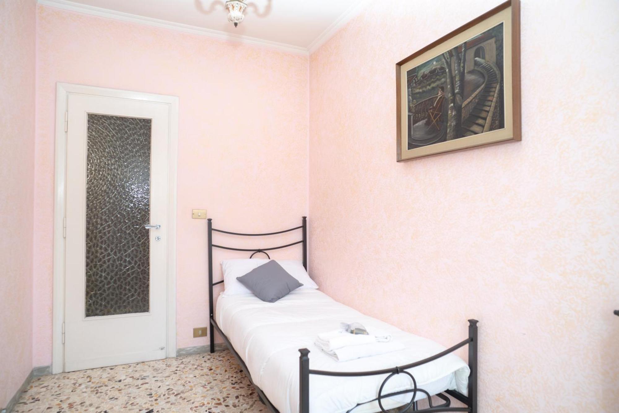 Charme Vintage And Comfort Two Steps From Metro A Apartamento *